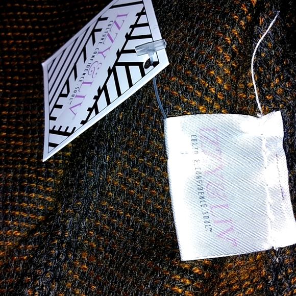 3\$15🎉 IZZY & LIV KNIT SCARF - Picture 3 of 6